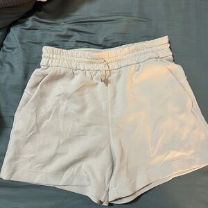 Lululemon softstreme shorts size 4